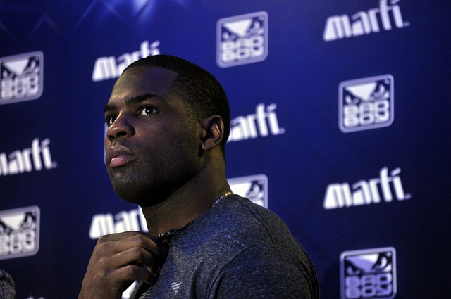 活塞主帅赛后先表达判罚尺度存在不一致，但随后立即闭嘴不谈