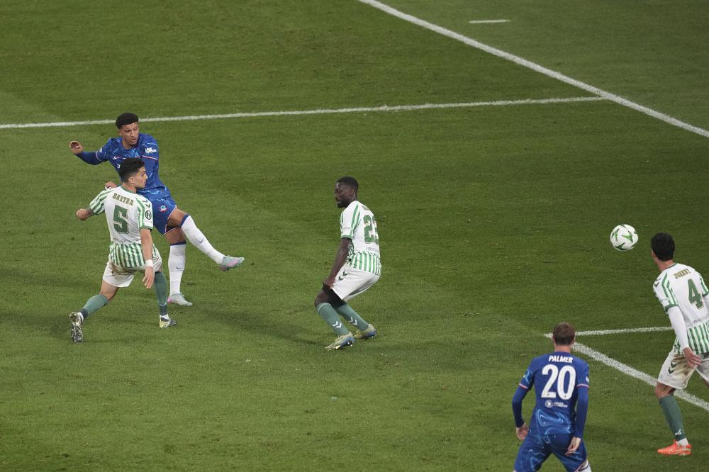 球迷比赛期间骂尤文踢得太烂，斯帕莱蒂回击：你们想怎样？