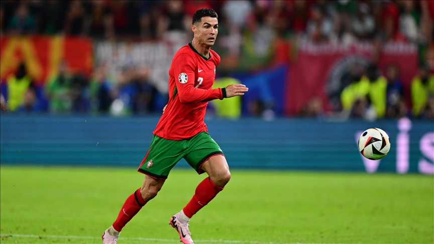 半场：尤文1-0紫百合，科斯蒂奇世界波，DV9造点被取消+失单刀